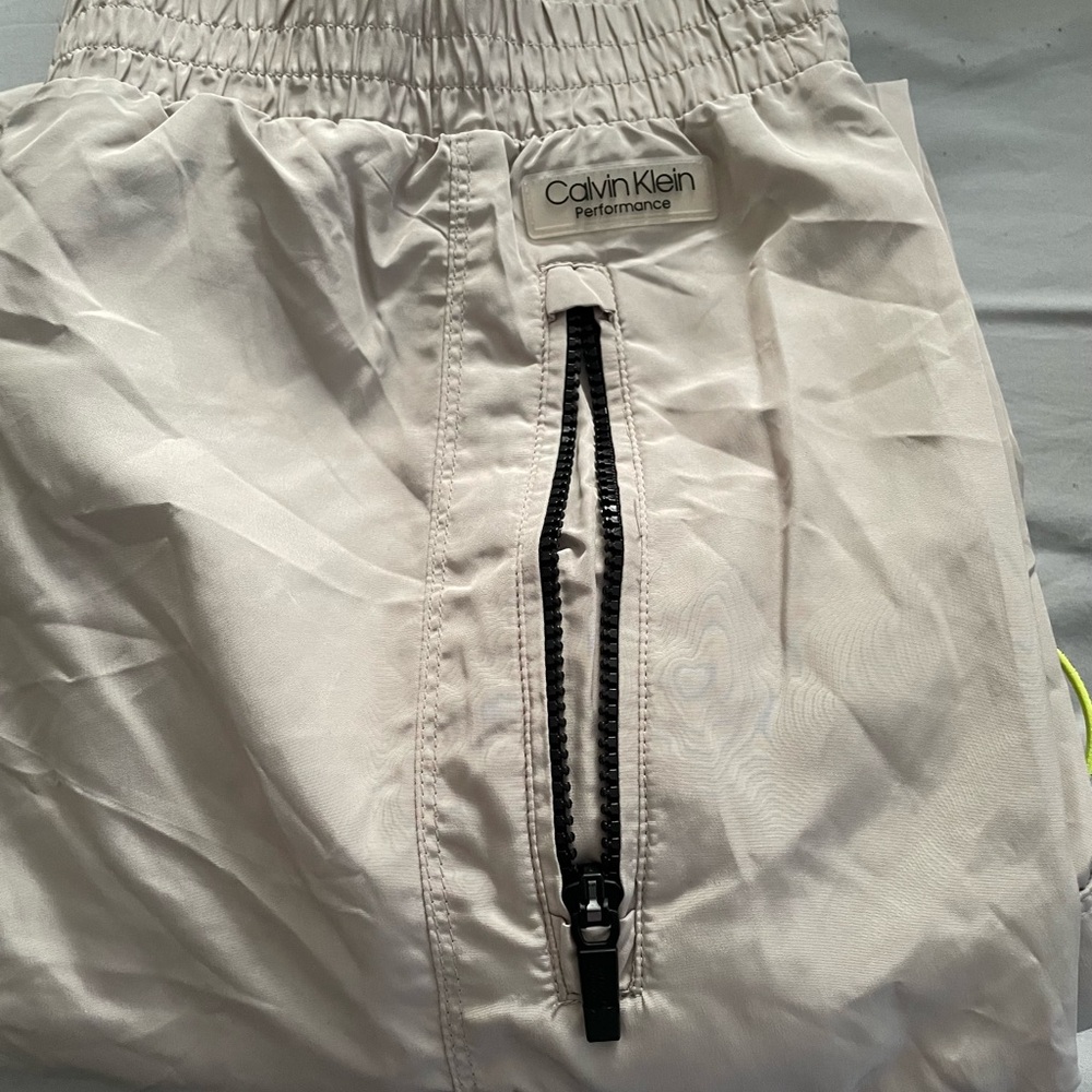 Calvin Klein  Performance cargo pants
